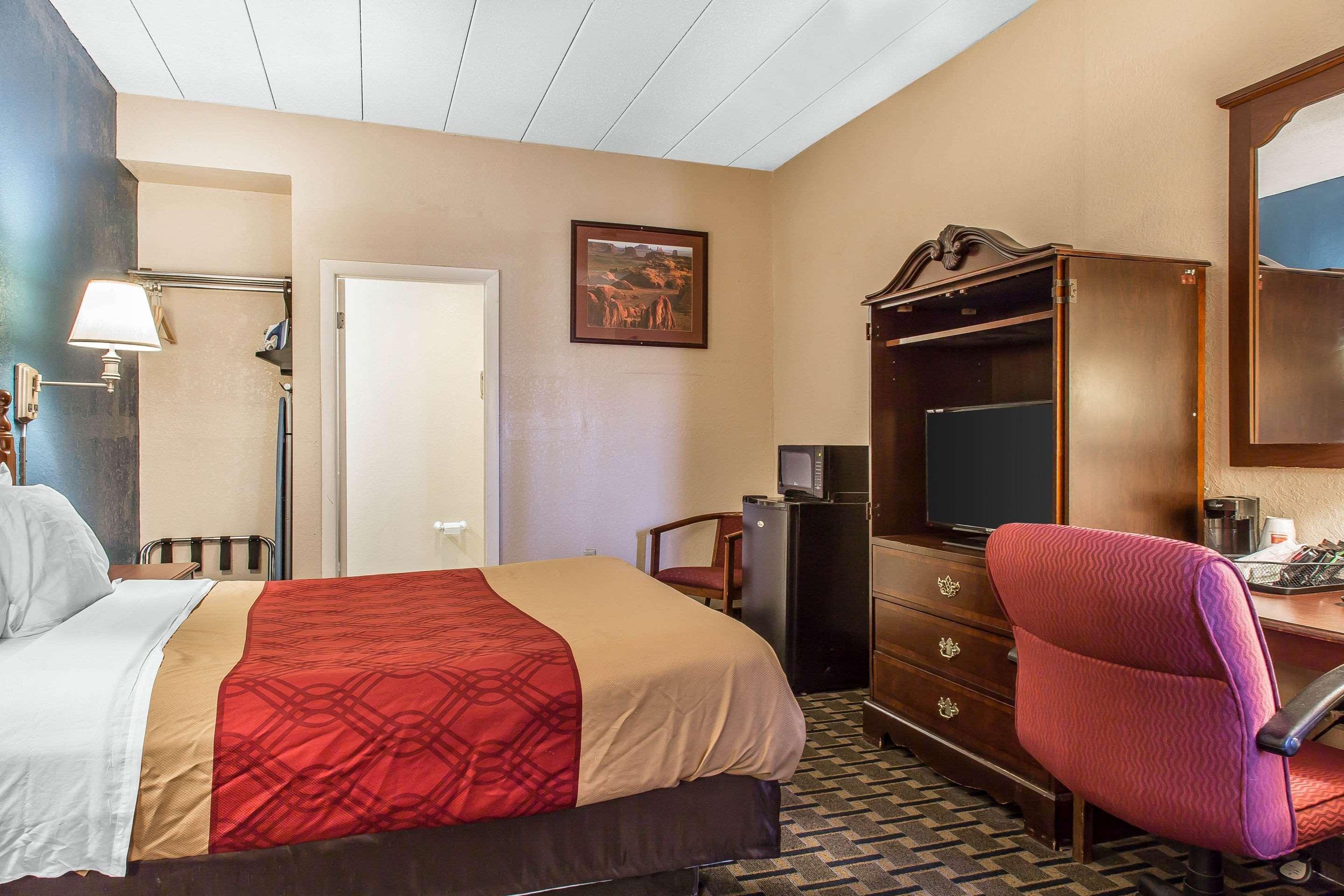 Econo Lodge Cranston - Providence Exteriör bild